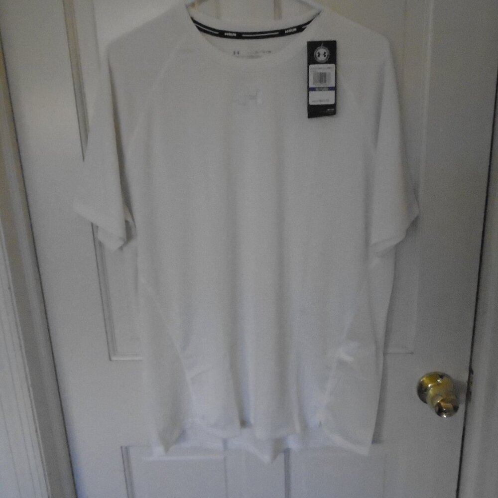 Men's Under Armour White Run Shirt Size XL NWT